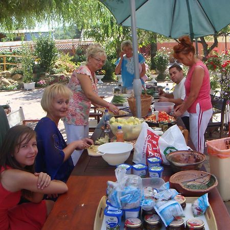 Holiday Vendeghaz Es Szabadidokert Jardanhaza Exteriör bild