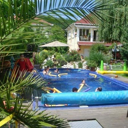 Holiday Vendeghaz Es Szabadidokert Jardanhaza Exteriör bild