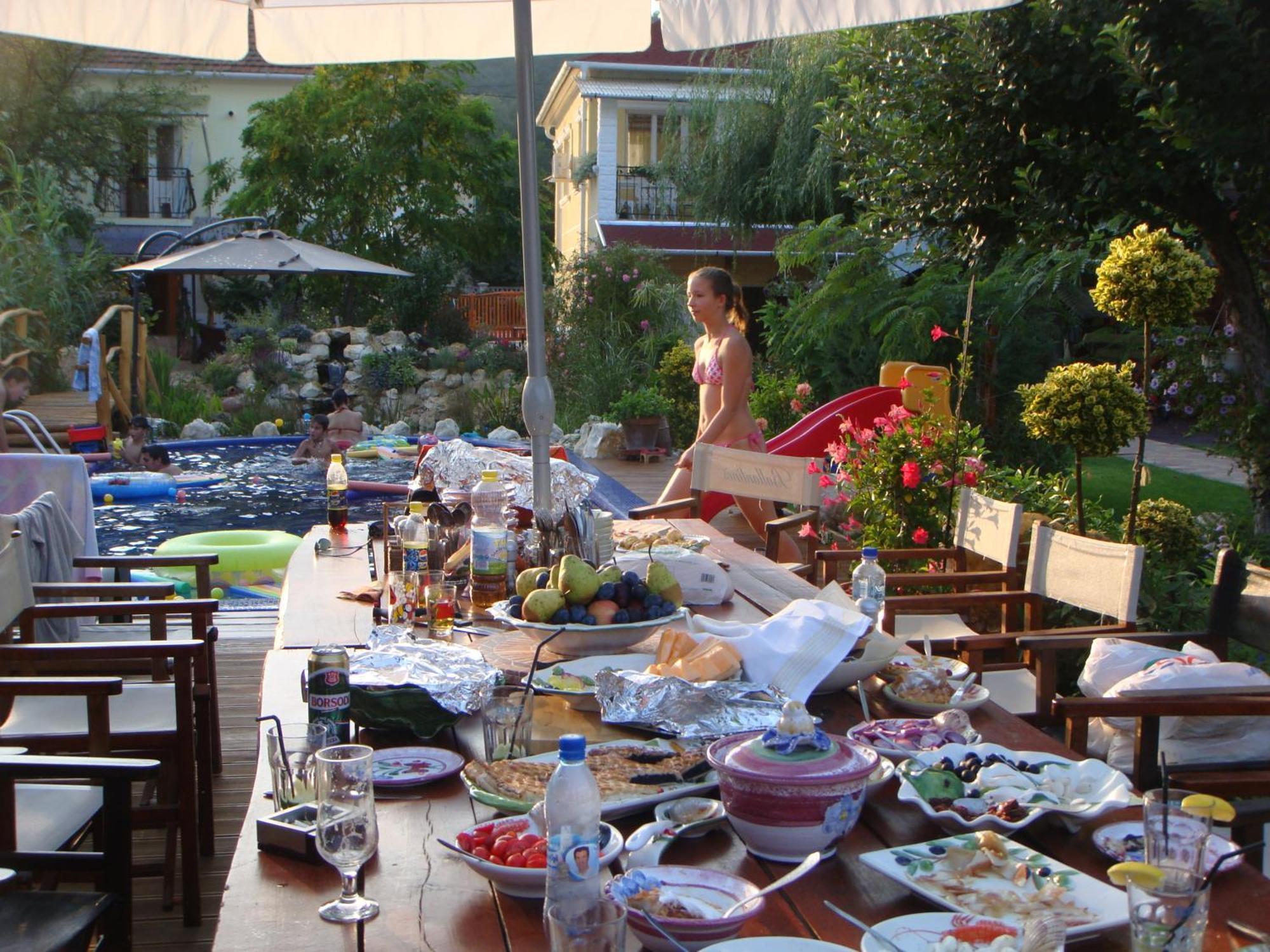 Holiday Vendeghaz Es Szabadidokert Jardanhaza Exteriör bild