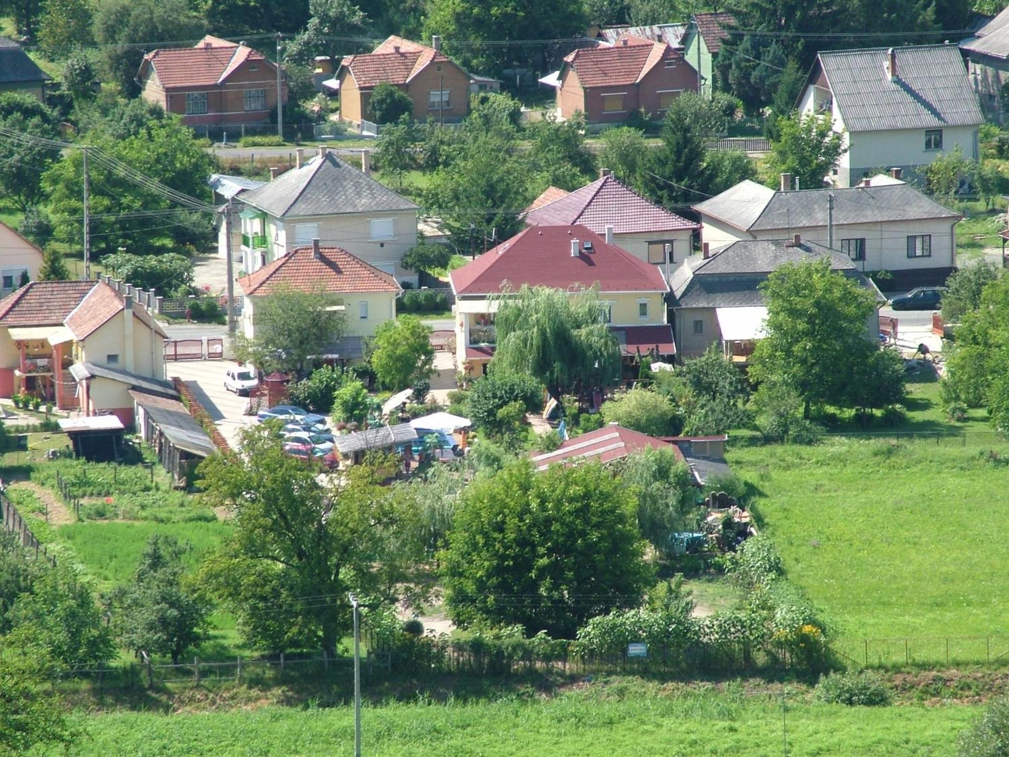 Holiday Vendeghaz Es Szabadidokert Jardanhaza Exteriör bild