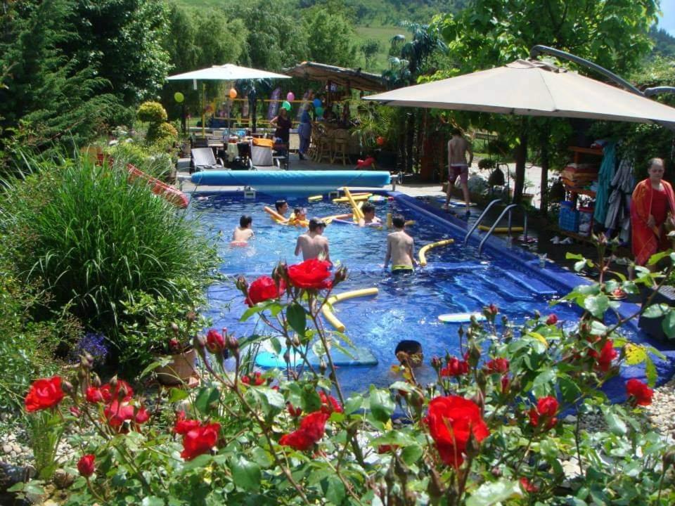 Holiday Vendeghaz Es Szabadidokert Jardanhaza Exteriör bild