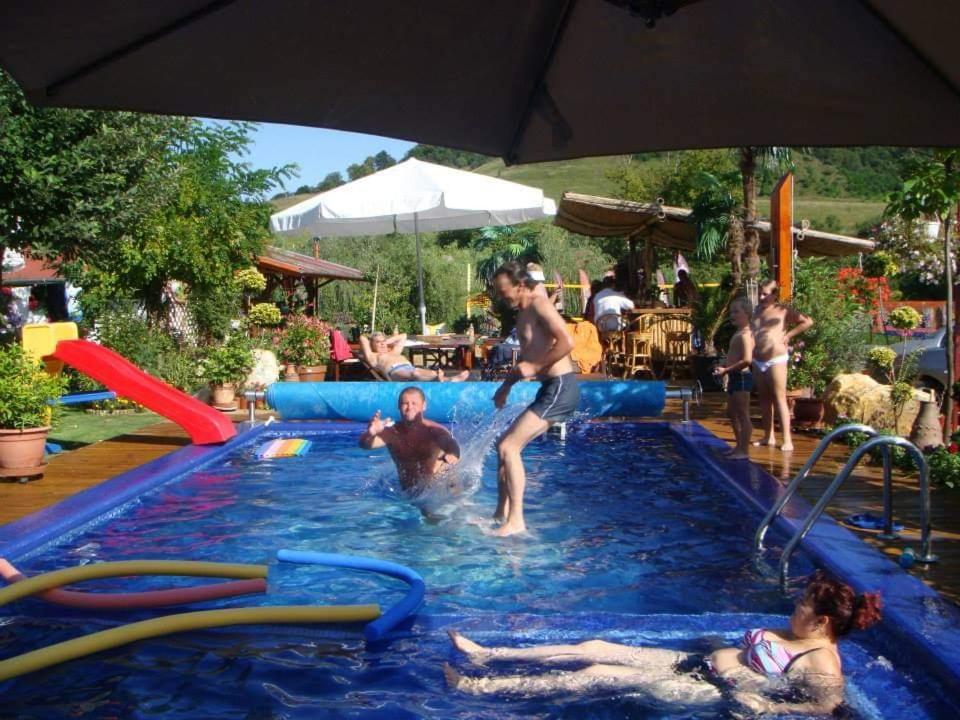 Holiday Vendeghaz Es Szabadidokert Jardanhaza Exteriör bild
