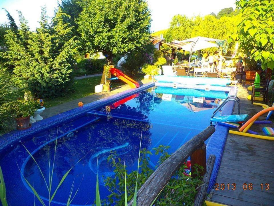 Holiday Vendeghaz Es Szabadidokert Jardanhaza Exteriör bild