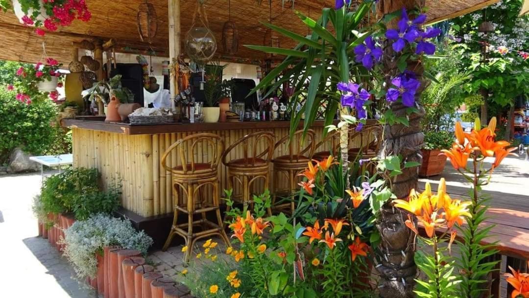 Holiday Vendeghaz Es Szabadidokert Jardanhaza Exteriör bild