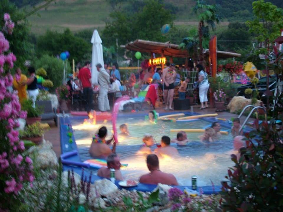 Holiday Vendeghaz Es Szabadidokert Jardanhaza Exteriör bild